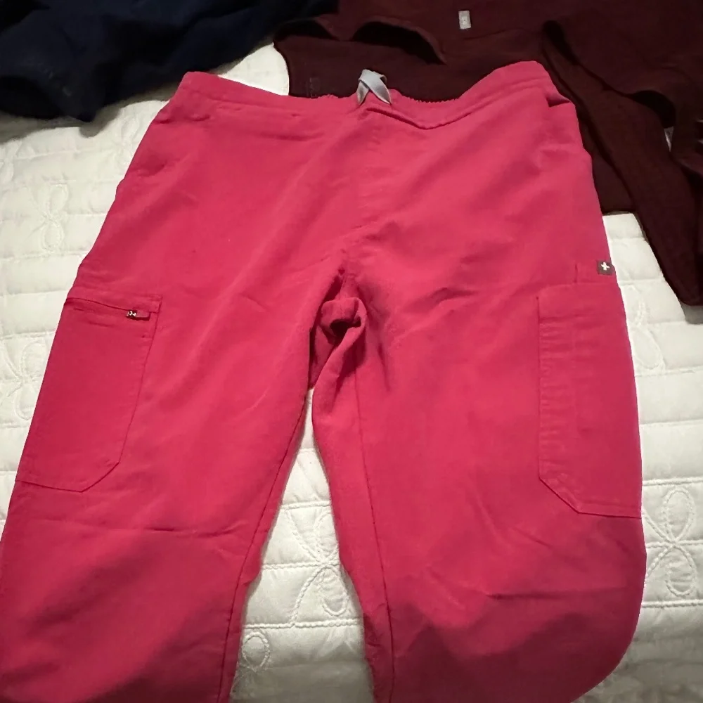 Pink Figs Uniform - Picture 1 of 2
